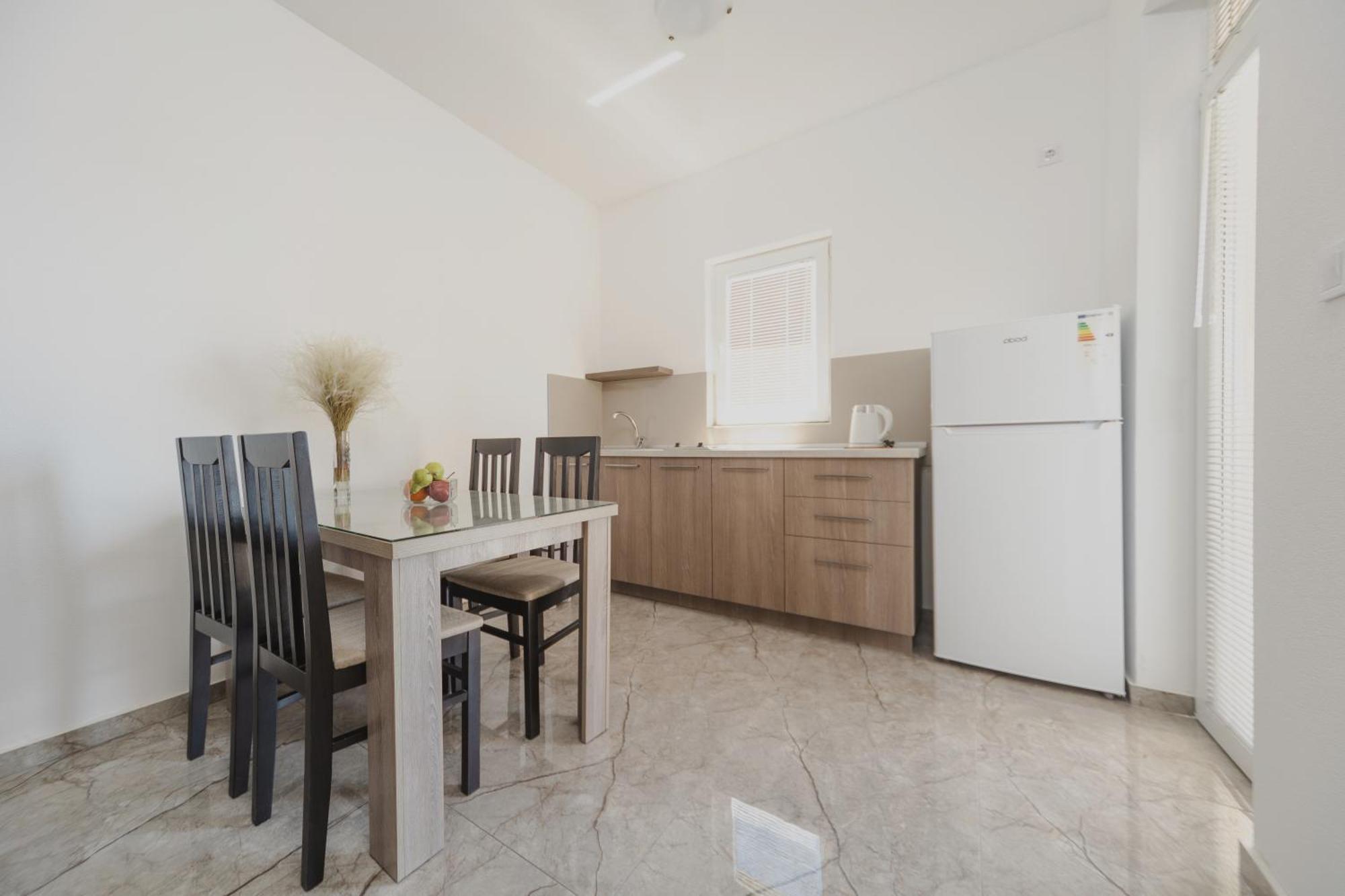 Petrovac Apartmani Agape מראה חיצוני תמונה