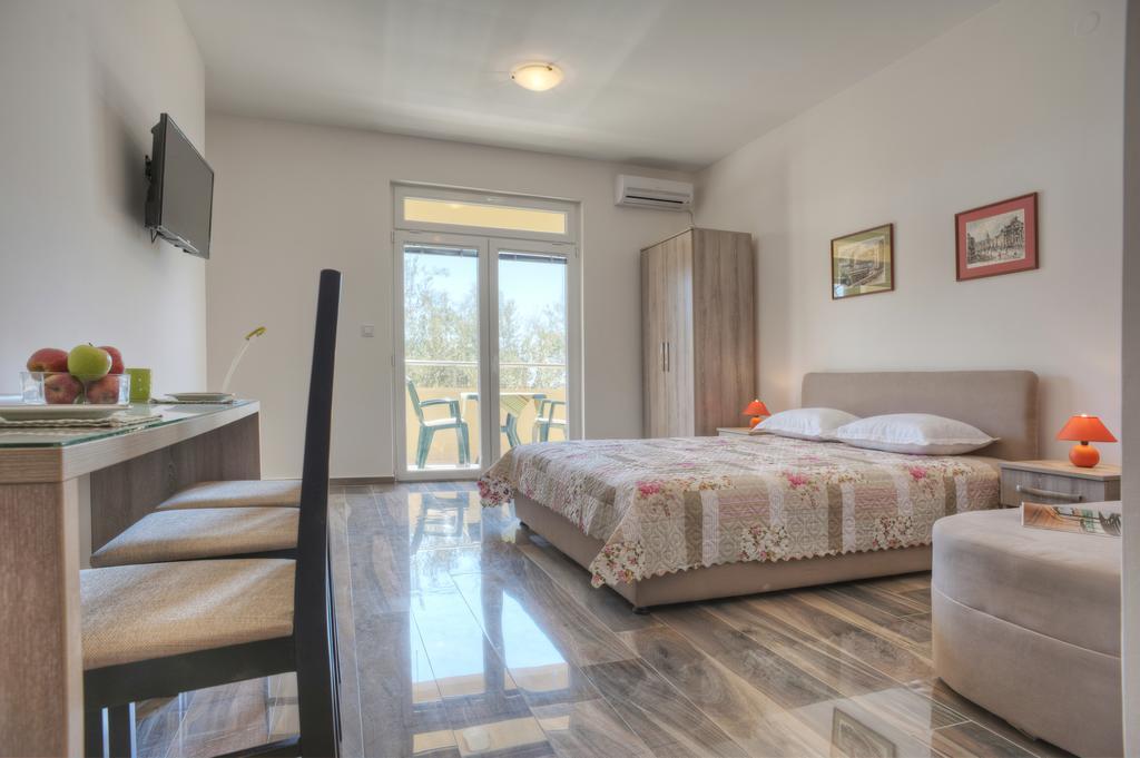 Petrovac Apartmani Agape מראה חיצוני תמונה